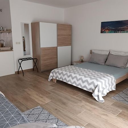 Studio Apartman Dori พูลา ภายนอก รูปภาพ