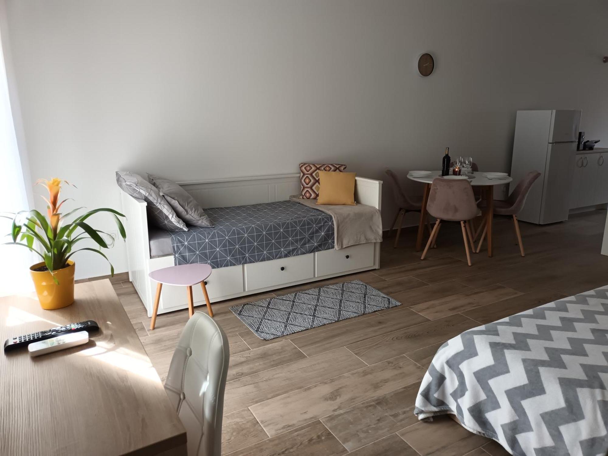 Studio Apartman Dori พูลา ภายนอก รูปภาพ